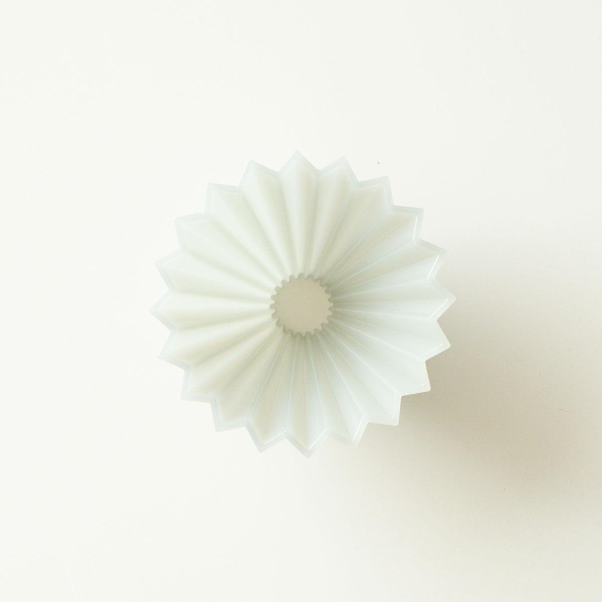 Der Origami Air Dripper in der Farbe Grey aus der Vogelperspektive.